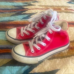 Size 10.5 red converse